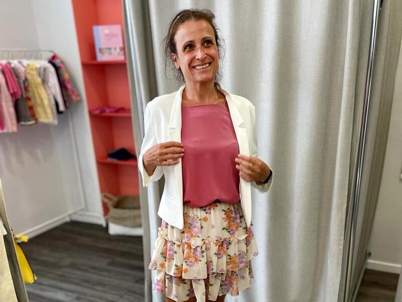 Kandidatin Anna (Annemarie). Motto in Düsseldorf: Knappe Kiste! Zeige wie stilvoll ein Look mit Minirock sein kann! – Bild: RTL /​ Constantin Ent.