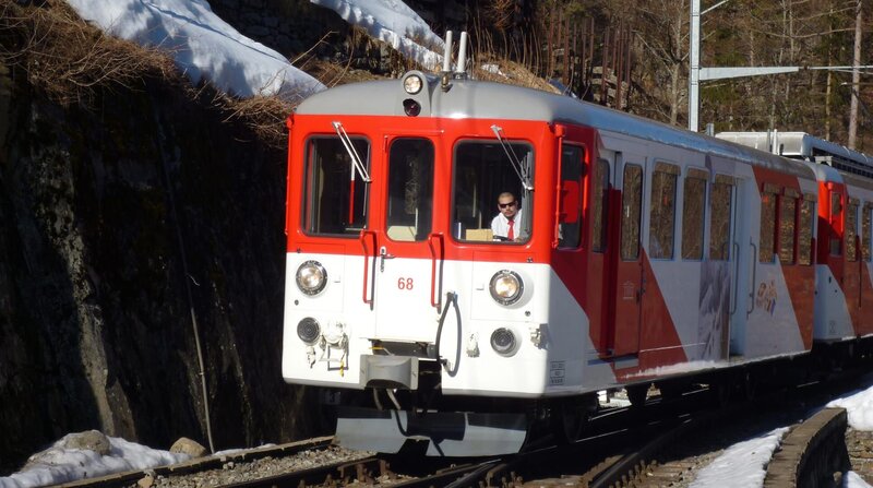 Unterwegs mit dem Mont-Blanc Express. – Bild: BR/​SWR/​Alexander Schweitzer