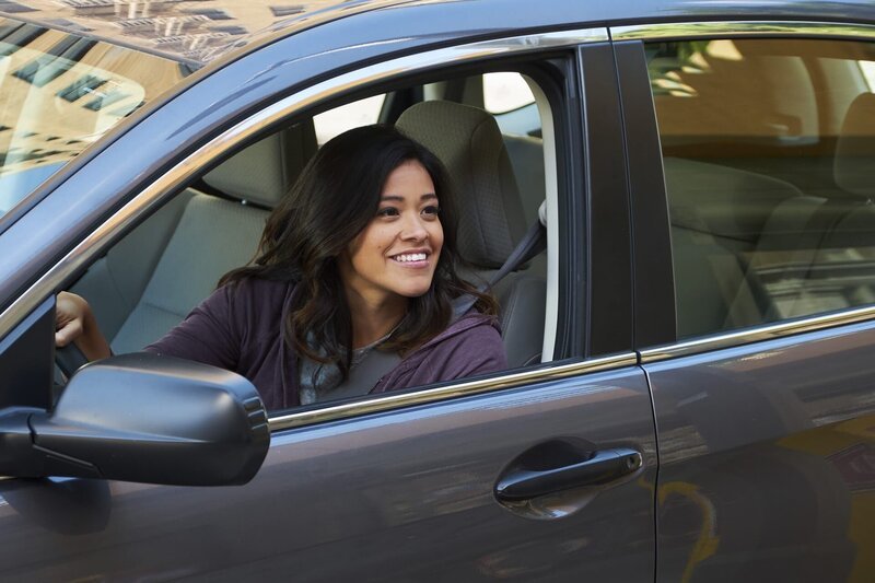 Alicia (Gina Rodriguez) – Bild: 2018 UNIVERSAL TELEVISON LLC. All rights reserved. /​ John P. Fleenor Lizenzbild frei