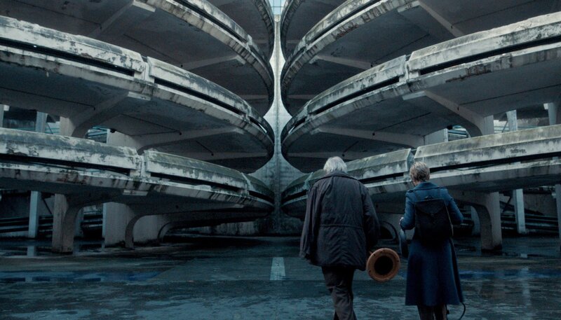 Simon Simons (Ausonius Greidanus Sr, li.), Luz Hendriks (Lynn Van Royen, re.) – Bild: WDR/​jonnydepony/​Maarten De Bouw Photography