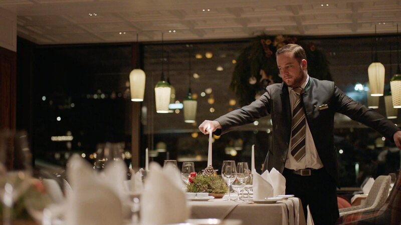 The current owner of the Hotel Orient in Vienna, Heinz Rüdiger Schimanko. – Bild: Bergblick