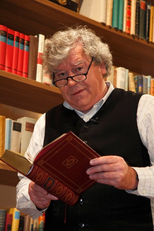 Tilman Spengler führt durch die Literaturgeschichte. – Bild: BR/​Foto Sessner