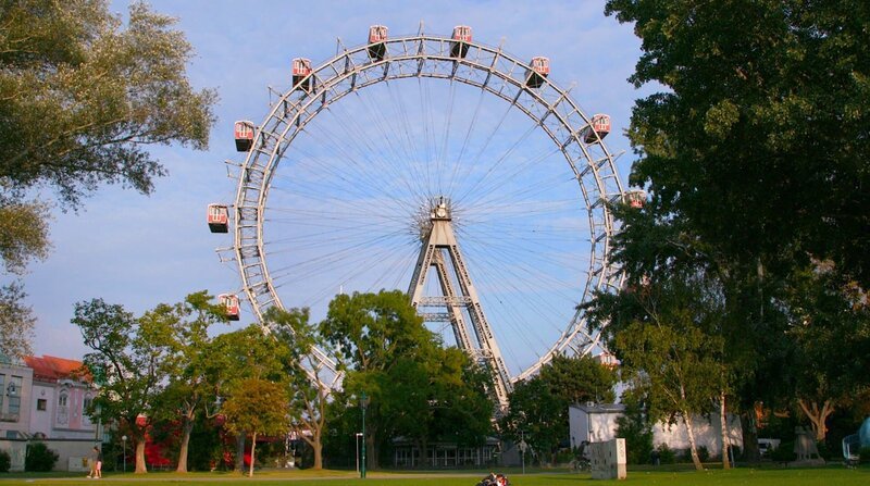 Wien ist eines der beliebtesten Reiseziele der Deutschen. Es gibt viele Gründe, die Stadt an der Donau zu lieben. Prominente Wiener und Wienerinnen erzählen von ihrer Stadt. – Eine Wiener Ikone, der Prater. – Bild: rbb /​ ZDF