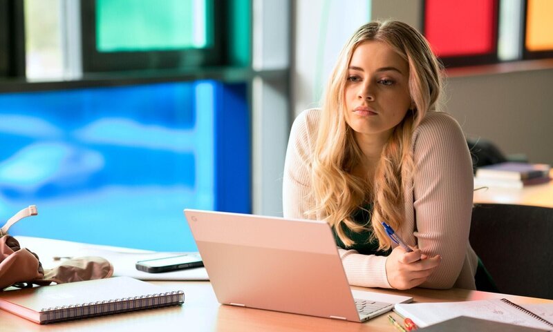 Tessa (Josephine Langford) – Bild: Constantin Film Verleih GmbH