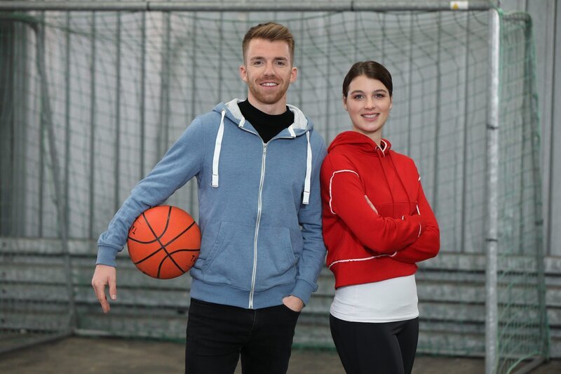 Laura Knöll und Stefan Bodemer sind die Moderatoren der Sendung. – Bild: ZDF/​Frank W. Hempel