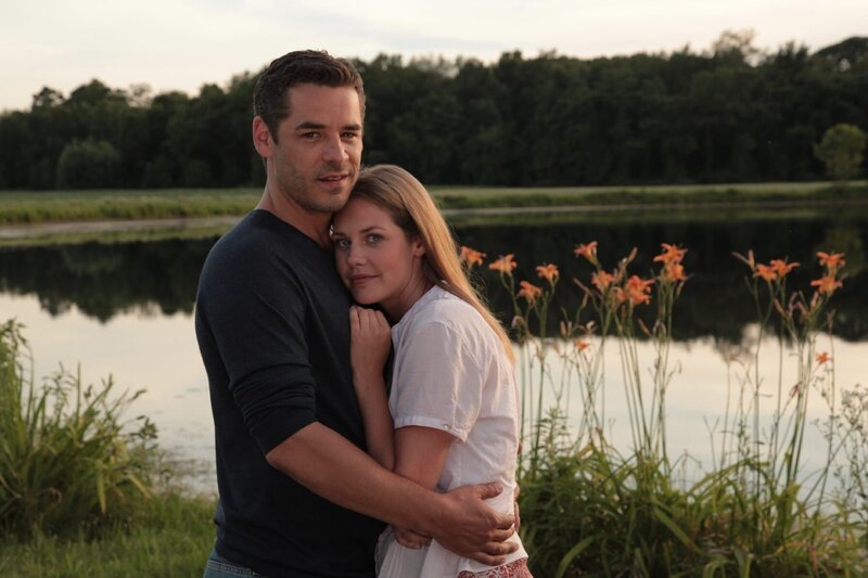 Perdita (Felicitas Woll) und ihr Ex-Mann Lucas (Tobias Oertel) sind sich wieder näher gekommen. – Bild: port.hu