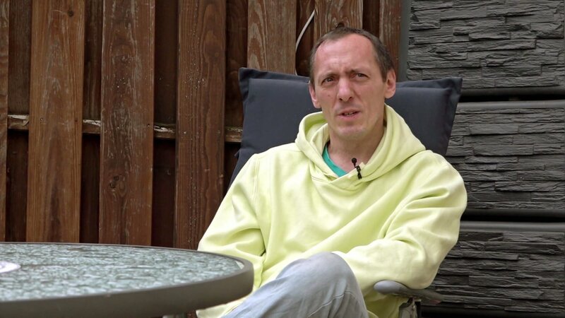 Florian möchte mit Freundin Dana zusammenziehen.. – Bild: RTLZWEI