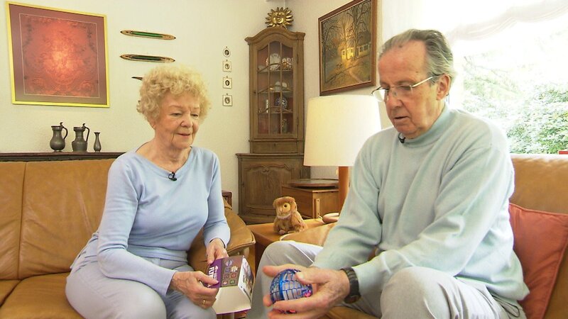 Ingrid und Otto.  Die Verwendung des sendungsbezogenen Materials ist nur mit dem Hinweis und Verlinkung auf RTL+ gestattet. – Bild: RTL /​ Heute u.a.: Fliegende Bälle