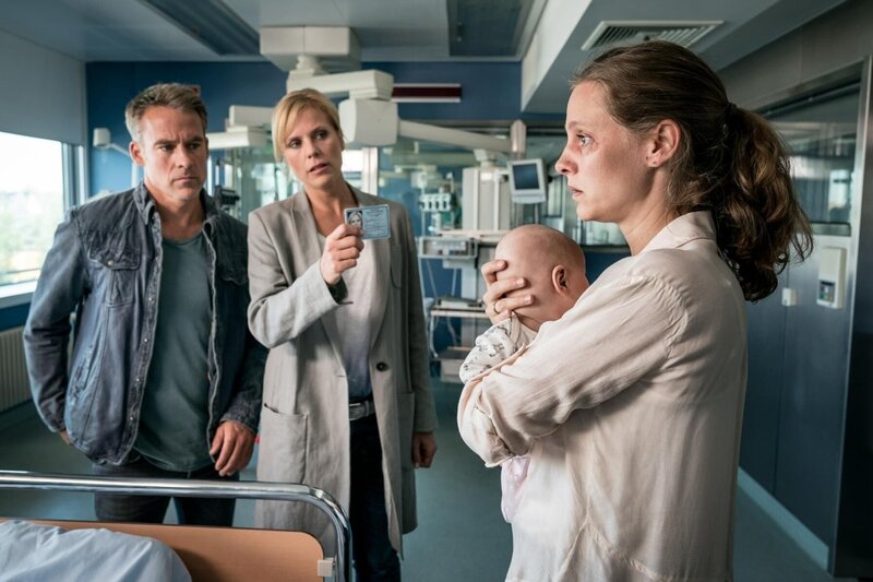 (v.l.n.r.) Jan Maybach (Marco Girnth); Ina Zimmerman (Melanie Marschke); Julia Köllmann (Picco von Groote) – Bild: ZDF /​ Uwe Frauendorf