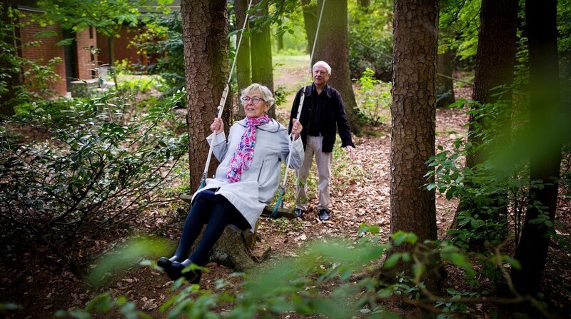 Eva und Dieter lebten auf einem Waldgrundstück in Hamburg-Harburg. Weiteres Bildmaterial finden Sie unter www.br-foto.de. – Bild: NDR/Henning Wirtz Eva und Dieter lebten auf einem Waldgrundstück in Hamburg-Harburg. Weiteres Bildmaterial finden Sie unter www.br-foto.de. – Bild: NDR/Henning Wirtz