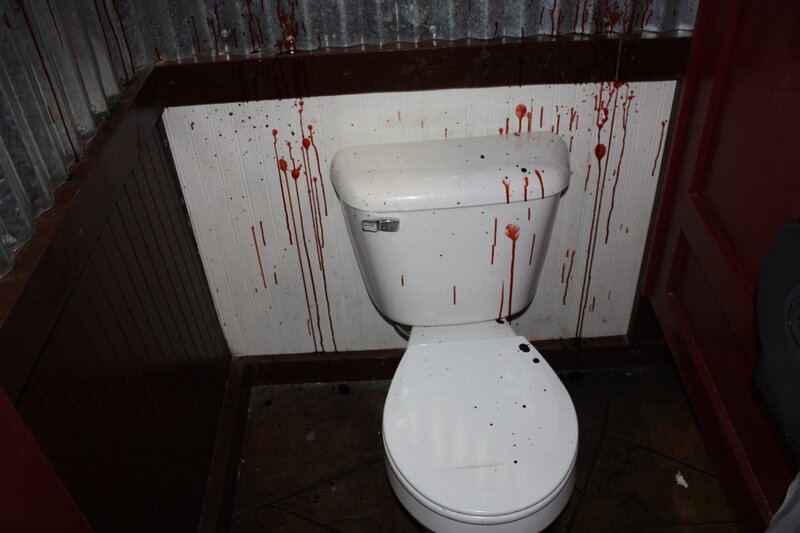 Um den Tathergang zu ermitteln, muss Lieutenant Joe Kenda die Tat rekonstruieren … – Bild: Jupiter Entertainment