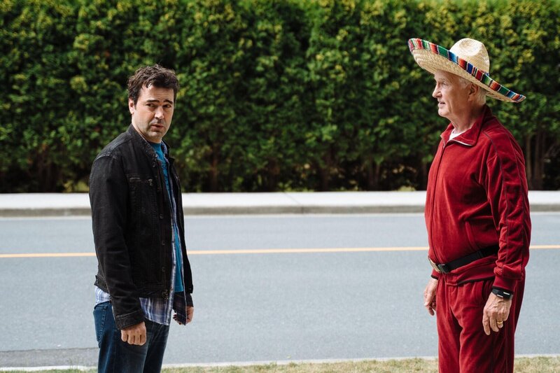 Sam Loudermilk (Ron Livingston, l.); Jack (Tom Butler, r.) – Bild: Farmersville Productions, Inc.