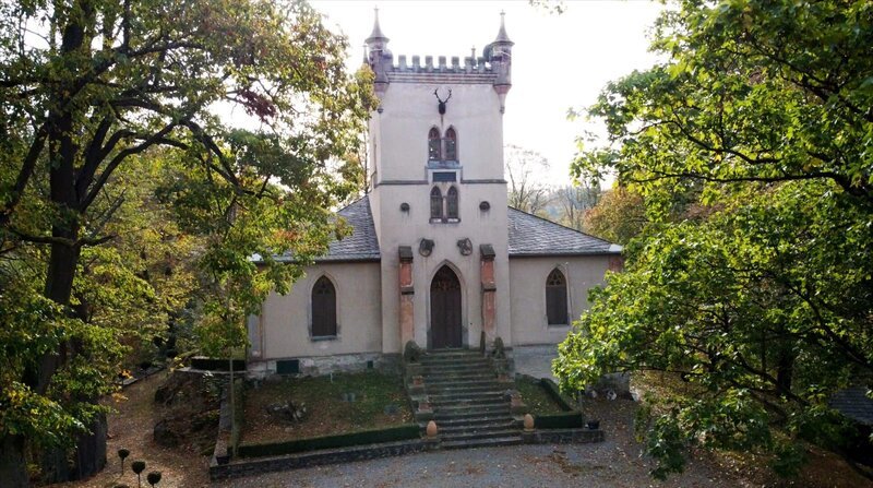 Jagdschloss „Waidmannsheil“ im thüringischen  in Bad Lobenstein. Wurde hier ein Staatsstreich geplant? – Bild: SWR /​ ZDF und SWR