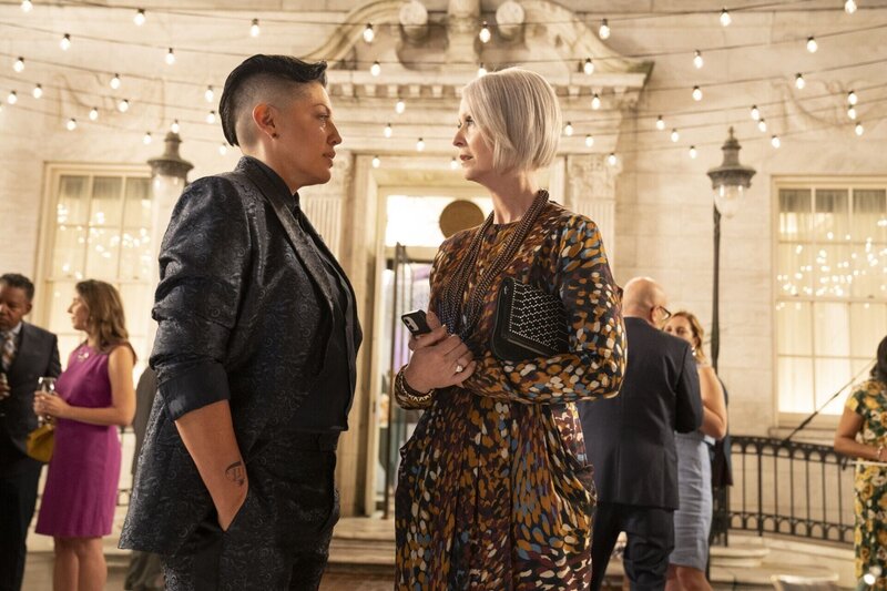 Che Diaz (l. Sara Ramirez) und Miranda Hobbes (Cynthia Nixon) – Bild: RTL /​ ©2021 WarnerMedia Direct