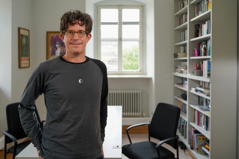 Forscht zu Fantum – der Kulturwissenschaftler Professor Jörn Glasenapp. – Bild: Max Leitmeier /​ ZDF und Max Leitmeier