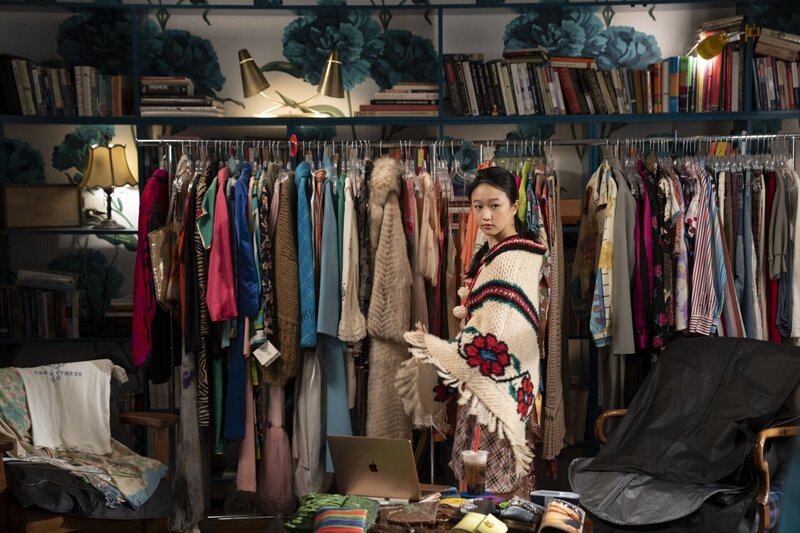 Lily Goldenblatt (Cathy Ang) – Bild: RTL /​ ©2021 WarnerMedia Direct