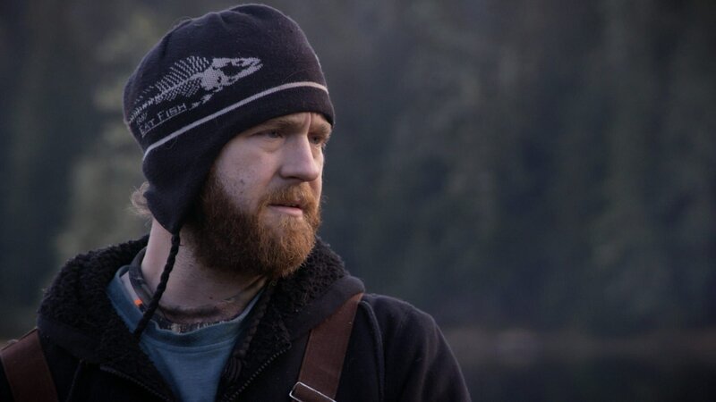 Oliver Johnson at his floathouse in Port Protection. – Bild: Dwayne Fowler /​ National Geographic