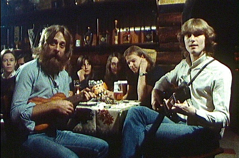 Große Schlager, unvergessene Hits. Im neuen Schlagerabend „Anita, Babička & Co“ geht es wieder chronologisch durch das tolle Schlagerjahrzehnt – die 70er! Udo Jürgens und Mary Roos, Karel Gott und die Puhdys prägten neben vielen anderen dieses Jahrzehnt mit ihren Liedern. Heute sind ihre Hits Dauerbrenner auf jeder Party. – Gebrüder Blattschuss – Bild: rbb /​ rbb Presse & Information