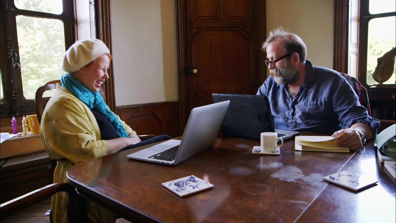 Dick and Angel get creative to continue financing their French dream. – Bild: HGTV