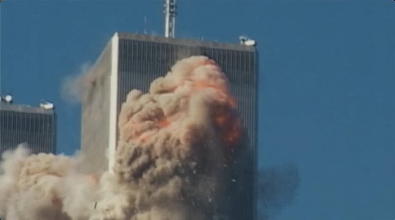 Das erste Flugzeug trifft das World Trade Center während der Terroranschläge vom 11. September. (CNN Bildquelle) – Bild: CNN Image Source / CNN Image Source Das erste Flugzeug trifft das World Trade Center während der Terroranschläge vom 11. September. (CNN Bildquelle) – Bild: CNN Image Source / CNN Image Source