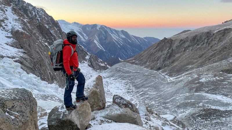 Die 7 härtesten Tage – Kirgistan In einem Meer aus Eis: Dwayne Fields – Bild: SRF/​NGC NETWORK US, LLC