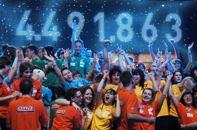 Ein neuer Weltrekord beim Domino Day. 2009. – Bild: RTL /​ Stefan Menne