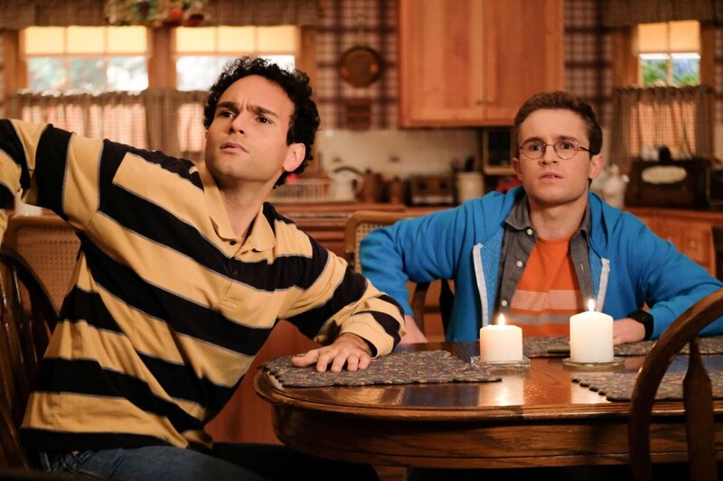 L-R: Barry Goldberg (Troy Gentile), Adam Goldberg (Sean Giambrone) – Bild: 2021 American Broadcasting Companies, Inc. All rights reserved. /​ Carlos Lopez-Calleja Lizenzbild frei