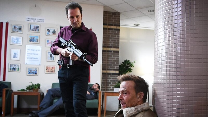 Eric Jason (Richard Gabai) und Hill (Sean Patrick Flanery) – Bild: Tiberius Film GmbH