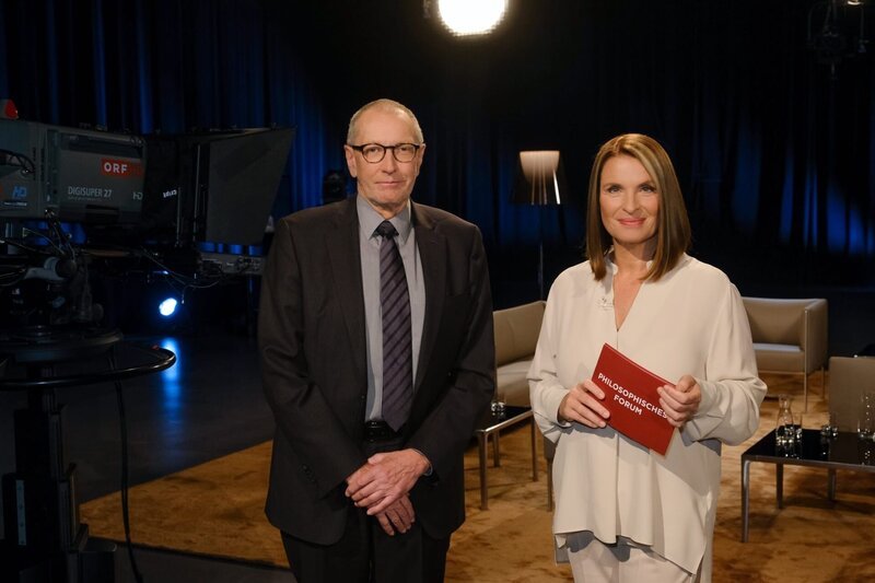 Konrad Paul Liessmann, Barbara Stöckl. – Bild: ORF/​Günther Pichlkostner