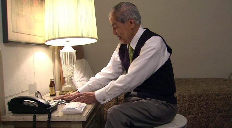 Der Film ist eine Mischung aus restauriertem Archivmaterial von Hiroshima vor der Tragödie und Interviews mit Überlebenden der Atombombenexplosion. – Bild: ORF/​ZED