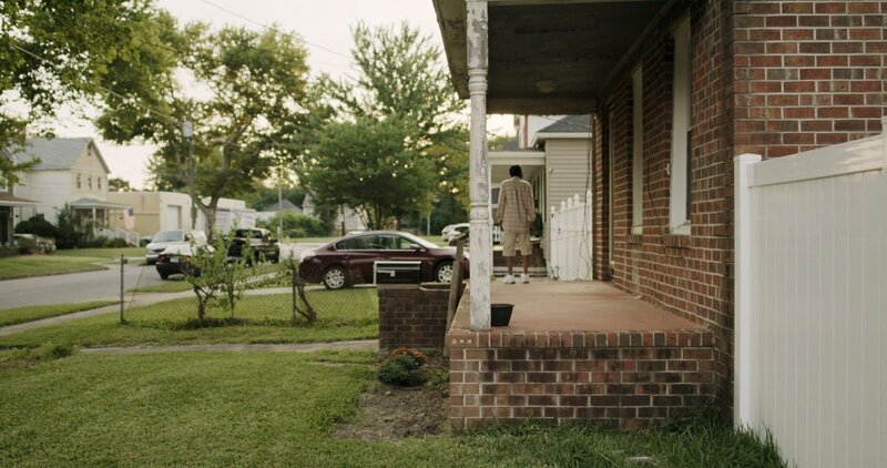 Clarence Elliots Sohn erschoss 1988 seinen Lehrer, verletzte einen weiteren und wurde zu lebenslanger Haft verurteilt. Clarence kämpft für eine Haftentlassung seines Sohnes. – Bild: ORF/​DR Sales/​Lasse Barkfors