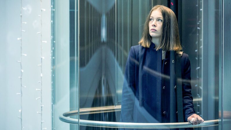 Paula Beer (Jana Liekam). – Bild: ORF
