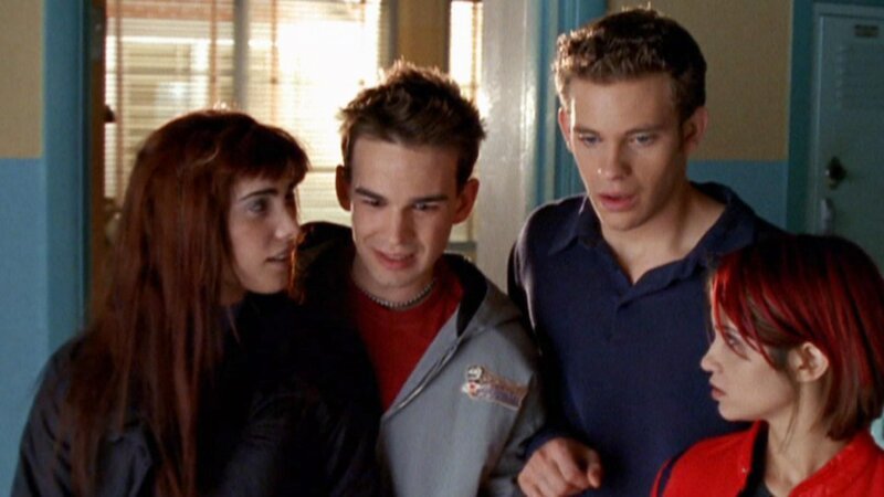 V.l.: Sam McPherson (Carly Pope), Harrison John (Christopher Gorham), Josh Ford (Bryce Johnson), Lily Esposito (Tamara Mello) – Bild: RTL