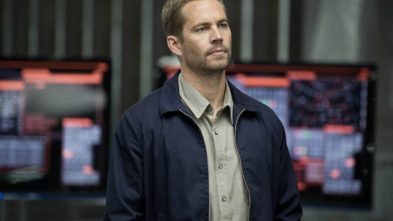 Brian (Paul Walker) und Dom haben sich entschlossen, auf den Deal mit Hobbs einzugehen: Wenn es ihnen gelingt, den Gangster Shaw zu fassen, werden ihnen alle Straftaten vergeben und sie könnten wieder in die USA zurückkehren … – Bild: TVNOW Brian (Paul Walker) und Dom haben sich entschlossen, auf den Deal mit Hobbs einzugehen: Wenn es ihnen gelingt, den Gangster Shaw zu fassen, werden ihnen alle Straftaten vergeben und sie könnten wieder in die USA zurückkehren … – Bild: TVNOW