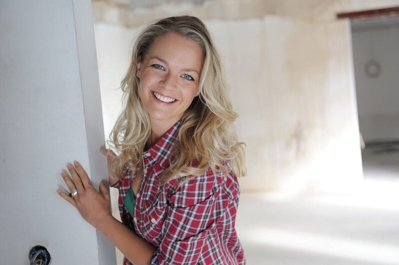 Moderation: Eva Brenner – Bild: RTL II – Recht zum Abdruck