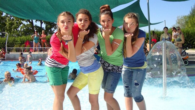 TanzAlarm – Im Pool 2 – Bild: KiKA/​MingaMedia