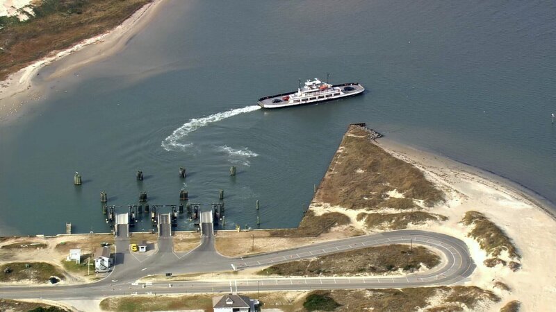 North Carolinas Outer Banks – ein gefährdetes Paradies? Immer extreme Stürme lassen die Küstenlinie schrumpfen. – Bild: 3sat