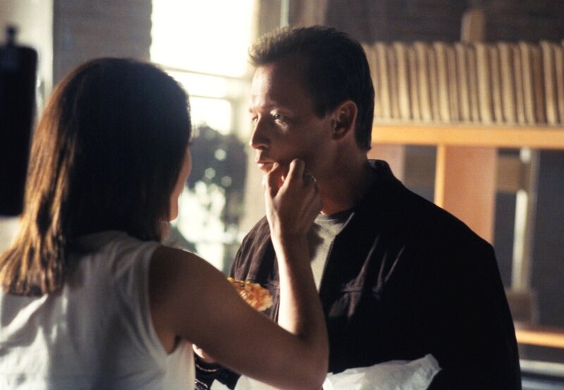 L-R: Monica Reyes (Annabeth Gish) und John Doggett (Robert Patrick) – Bild: Twentieth Century Fox Film Corporation