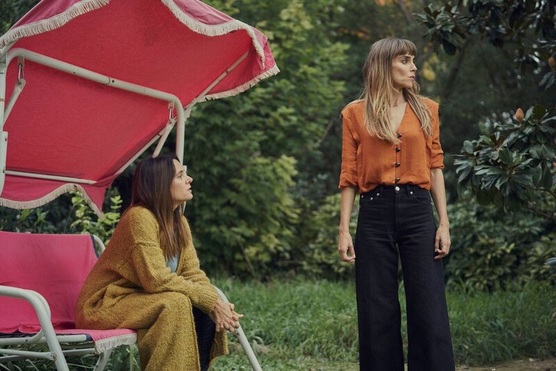 Macarena (Irene Arcos r.) – Bild: RTL /​ © Telefónica Audiovisual Digital, S.L.U.