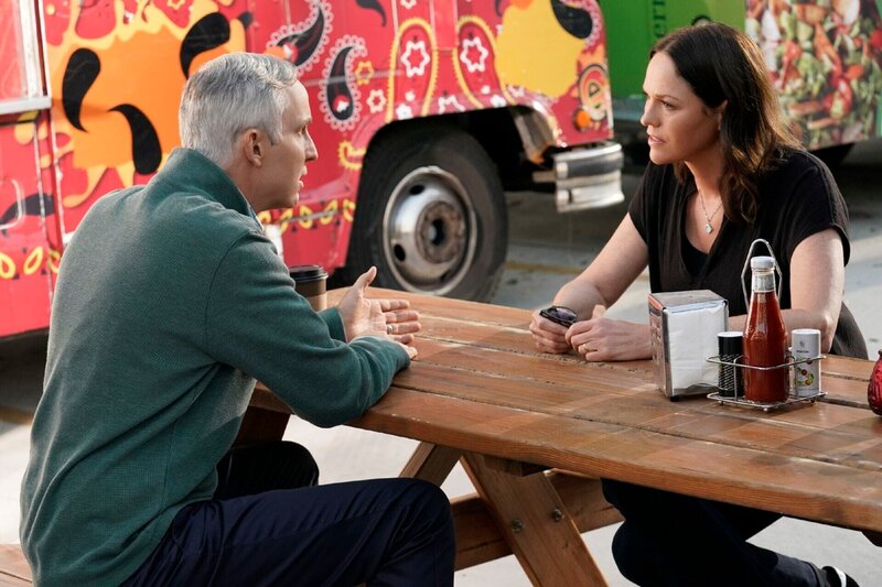 V.l.: David Hodges (Wallace Langham) and Sara Sidle (Jorja Fox). – Bild: CBS
