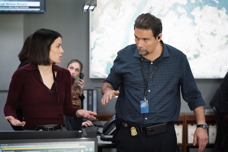 FBI SAC Isobel Castille (Alana De La Garza, l.);  FBI ASAC Jubal Valentine (Jeremy Sisto, r.) – Bild: 2024 CBS Broadcasting, Inc. All Rights Reserved /​ Bennett Raglin