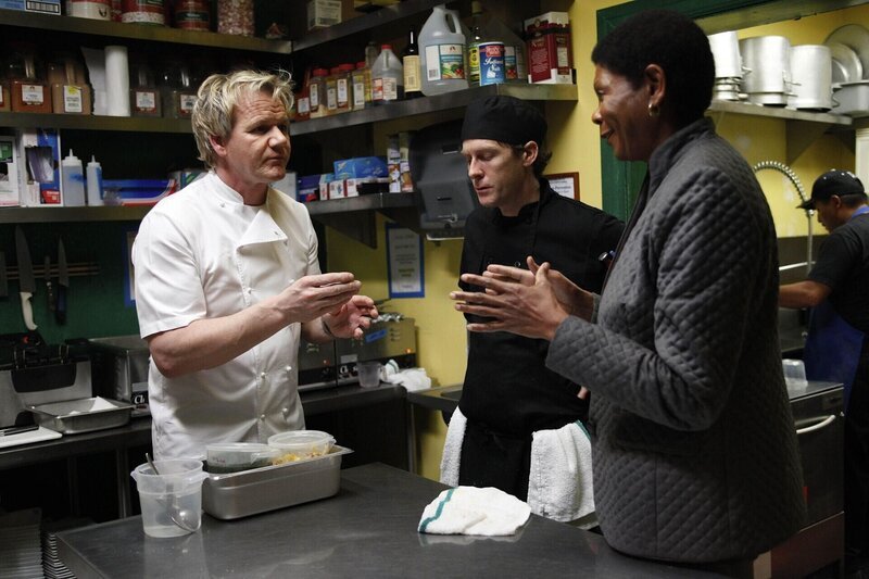 Sind die Besitzer des Kingston Cafés wirklich bereit sich auf die Veränderungsvorschlage von Sternekoch Gordon Ramsay (l.) einzulassen? – Bild: Optomen & all3media International