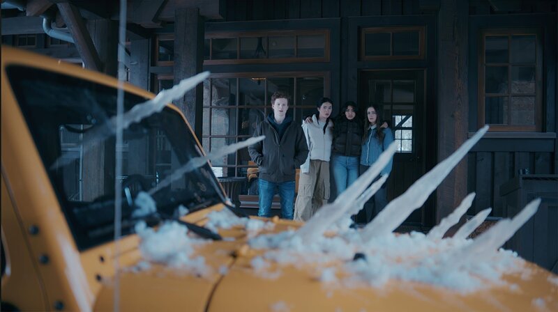 L-R: Mark (Ben Steele Caldwell), Lexi (Trinity Chan), Jasmine (Alicia Rosario), Amber (Julia Tomasone) – Bild: Smart Media GmbH