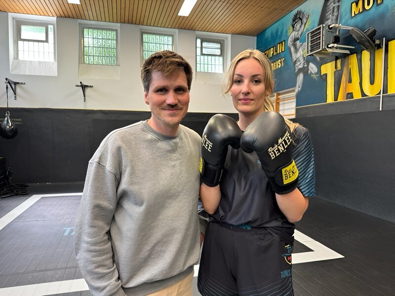 Sarah Becker, hatte schwere Depressionen, aus denen sie sich mühsam herausgekämpft hat. – Bild: Christiane Streckfuß /​ BR