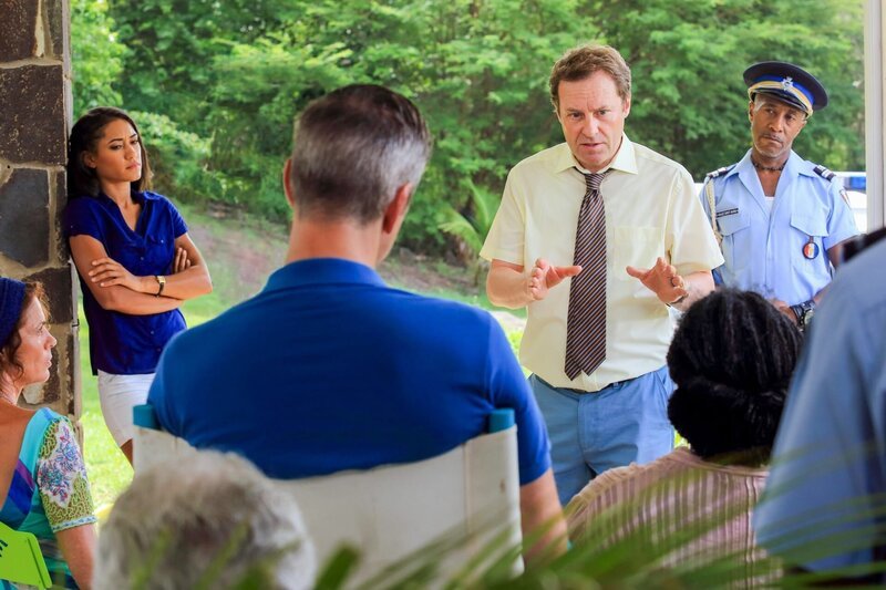 (v.li.): Elisabeth Bourgine (Catherine Bordey), Joséphine Jobert (Det. Serg. Florence Cassell), Nicholas Gleaves (Peter Baxter), Ardal O’Hanlon (Det. Insp. Jack Mooney), Danny John-Jules (Officer Dwayne Myers). – Bild: ORF/​BBC/​Red Planet Pictures/​Denis Guyenon