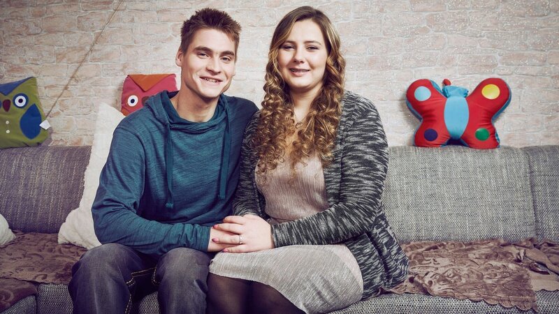 Sarafina und Peter haben den großen Schritt gewagt. – Bild: RTL II