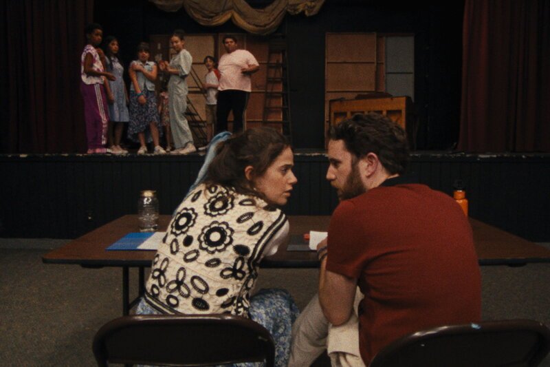 Theater Camp Molly Gordon als Rebecca-Diane, Ben Platt als Amos Klobuchar SRF/​2023 20th Century Studios – Bild: SRF/​20th Century Studios