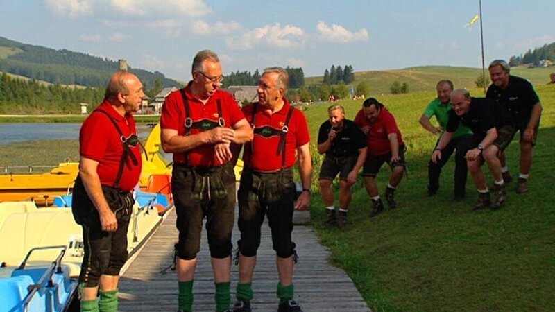 Harry Prünster und „die Edlseer“ mit „die Stoakogler“. – Bild: ORF