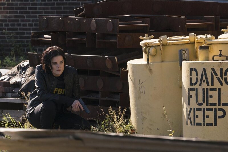 Jane (Jaimie Alexander) muss sich einem dunklen Geheimnis aus ihrer Vergangenheit stellen … – Bild: PLURIMEDIA (Berlanti Productions, Quinn’s House, Warner Bros. Television)