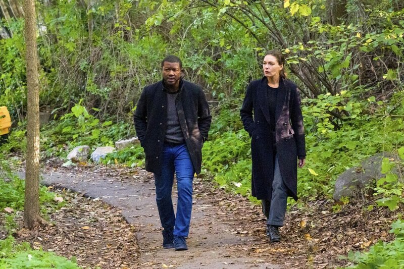 Edwin Hodge (Ray Cannon), Alexa Davalos (Kristin Gaines) – Bild: Mark Schafer Lizenzbild frei